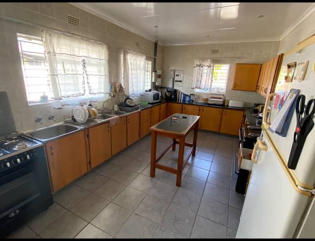 4 BEDROOM FREESTANDING FOR SALE IN PROTEA PARK